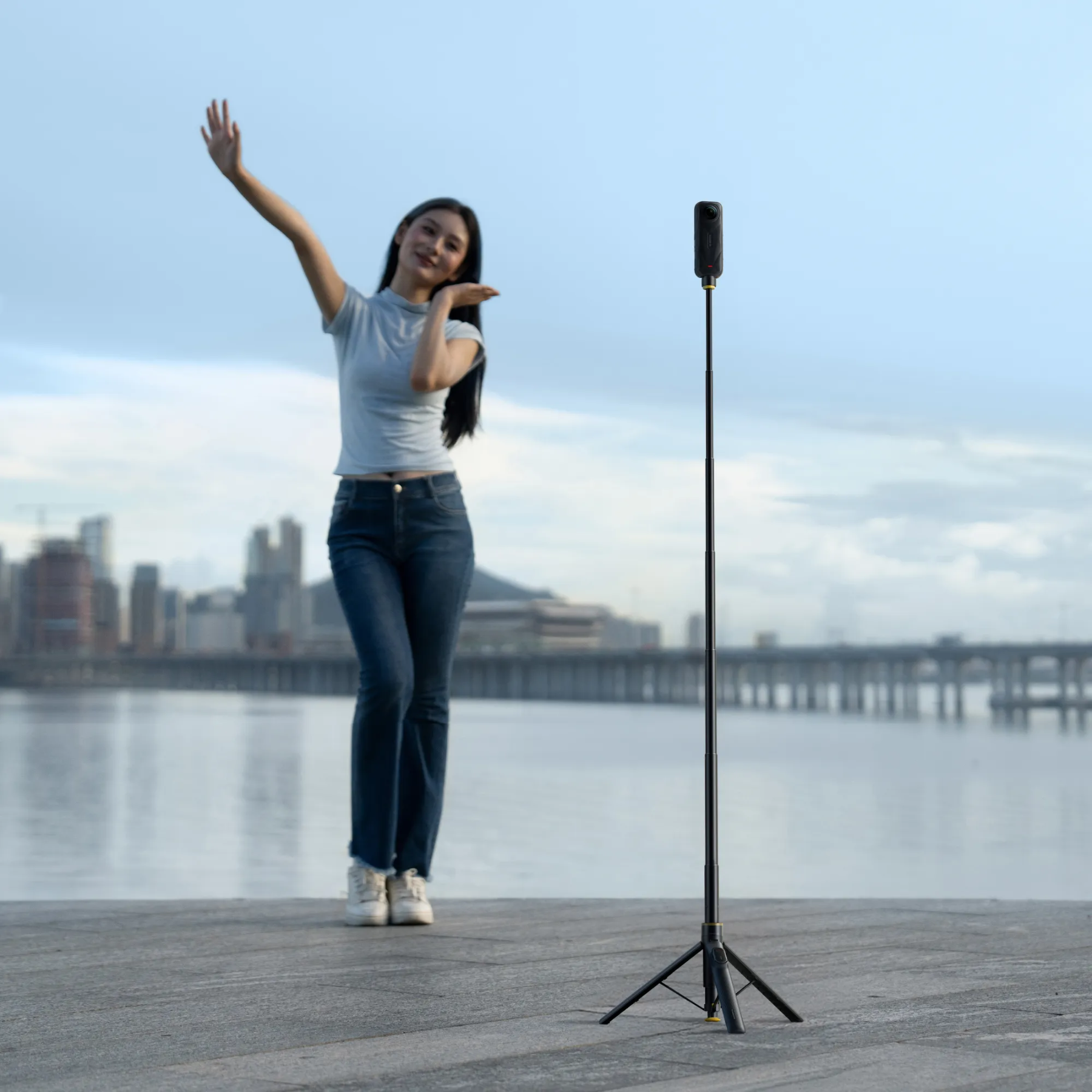 Selfie Stick + Tripode Control Remoto Insta360 - Insta360 Colombia